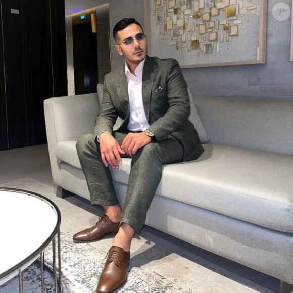L'Arnaqueur de Tinder, Simon Leviev, s'affiche sans problèmes dans le luxe sur Instagram. @ Simon Leviev