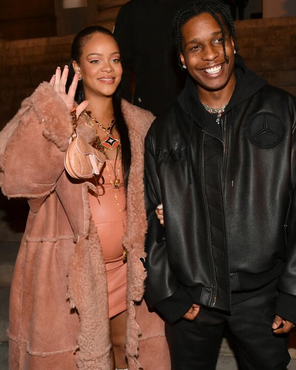 Rihanna (enceinte) et son compagnon ASAP Rocky - Défilé Off-White femme automne/hiver 2022-2023 à Paris. Le 28 février 2022. © Veeren / Christophe Clovis / Bestimage