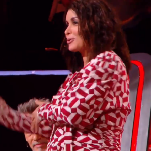 Jenifer (enceinte de son troisième enfant) lors du tournage de "The Voice All Stars" - TF1