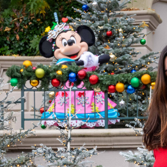 Jenifer Bartoli - Les célébrités fêtent Noël à Disneyland Paris en novembre 2021 © Disney via Bestimage