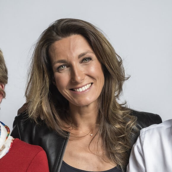Exclusif - Anne-Claire Coudray, son père Jean et sa mère Michelle Coudray - Backstage - Enregistrement de l'émission "La Chanson secrète 10" diffusée sur TF1 le 22 janvier 2022 © Jacovides-Moreau / Bestimage