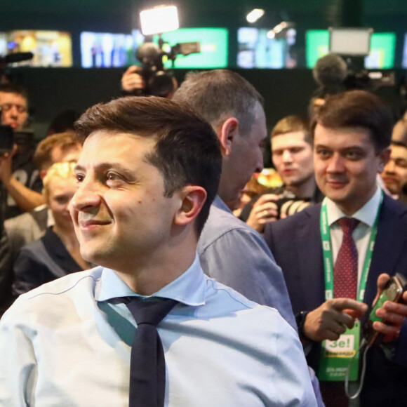 Volodymyr Zelensky, acteur ukrainien, au second tour de l'élection présidentielle contre le candidat sortant Petro Porochenko (actuel président) à Kiev en Ukraine le 31 mars 2019.