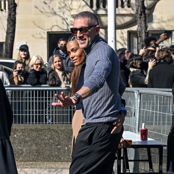 Tina Kunakey et Vincent Cassel arrivent au Palais d'Iéna pour assister au défilé Miu Miu, collection prêt-à-porter automne-hiver 2022-2023. Paris, le 8 mars 2022.