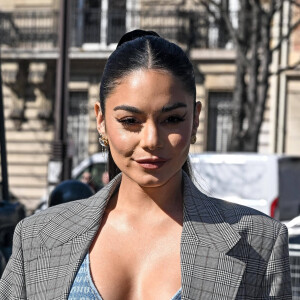 Vanessa Hudgens arrive au Palais d'Iéna pour assister au défilé Miu Miu, collection prêt-à-porter automne-hiver 2022-2023. Paris, le 8 mars 2022.