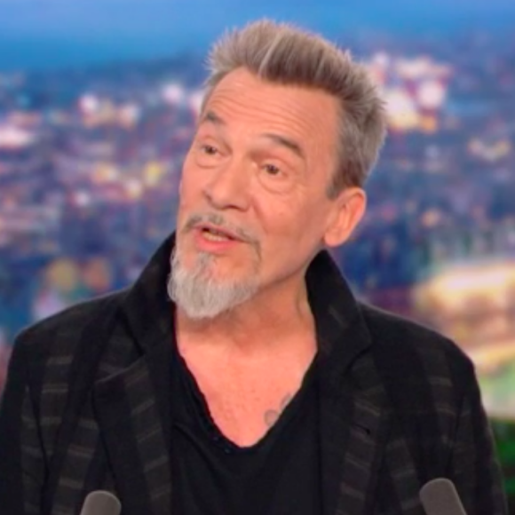 Florent Pagny sur le plateau du 20 heures de TF1 ce jeudi 10 février 2022.