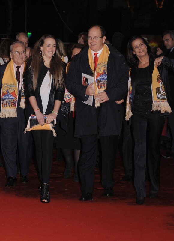 Albert, Stéphanie et Pauline à l'ouverture du Festival International du Cirque de Monte-Carlo. 14/01/2010