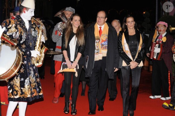 Albert, Stéphanie et Pauline à l'ouverture du Festival International du Cirque de Monte-Carlo. 14/01/2010