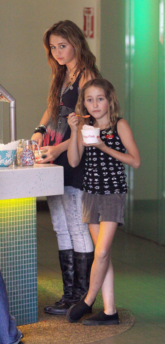 Miley Cyrus et sa petite soeur Noah