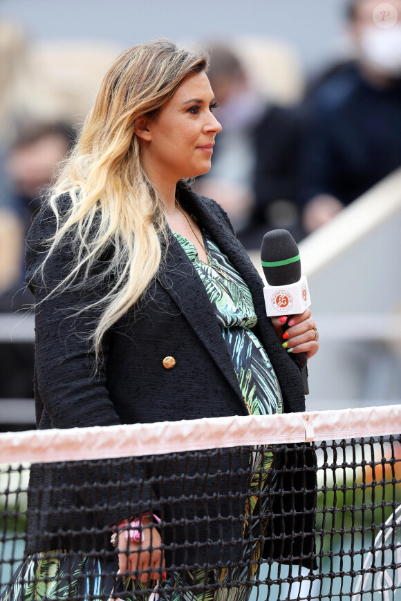 Marion Bartoli, enceinte, lors des internationaux de tennis de Roland Garros à Paris le 4 octobre 2020.