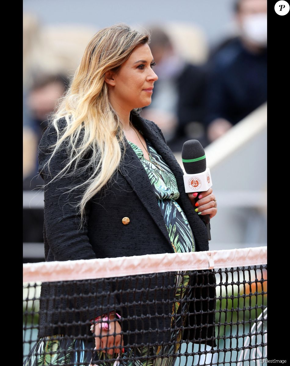 Marion Bartoli, enceinte, lors des internationaux de tennis de Roland Garros à Paris le 4 octobre 2020.