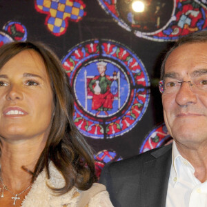 Nathalie Marquay et Jean-Pierre Pernaut à la générale de la comédie musicale Sister Act au théâtre Mogador à Paris