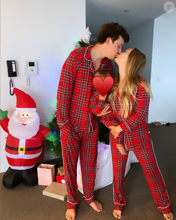 Billie Lourd en famille sur Instagram. Le 25 décembre 2021.