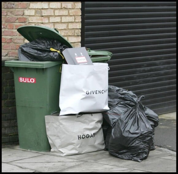 Les poubelles de Kate Moss posées devant son domicile à Londres le 15 janvier 2010