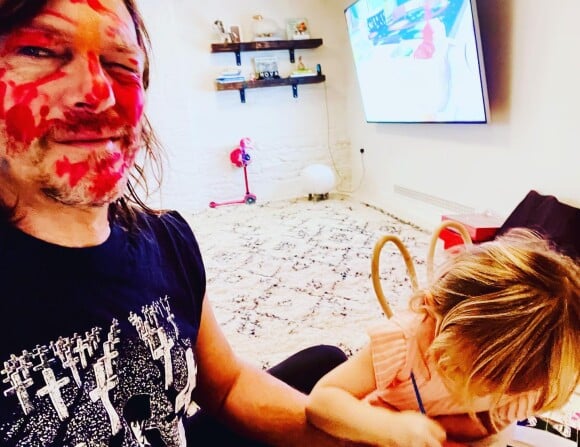 Norman Reedus et sa fille (née de sa relation avec Diane Kruger) sur Instagram, décembre 2021.