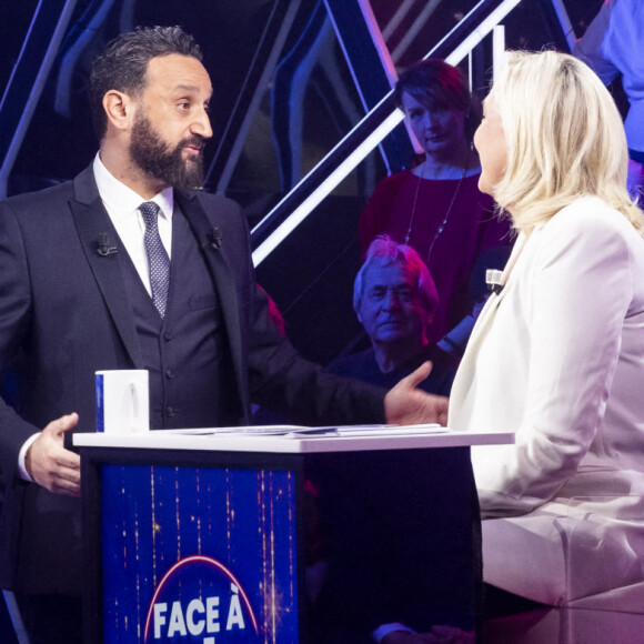 Exclusif - Marine Le Pen sur le plateau de l'émission "Face à Baba" diffusée en direct sur C8 le 16 mars 2022.