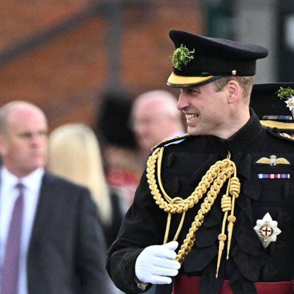 Le prince William et Kate Middleton visitent le 1er bataillon d'Irish Guards à l'occasion de la parade de la Saint-Patrick à Aldershot, le 17 mars 2022.