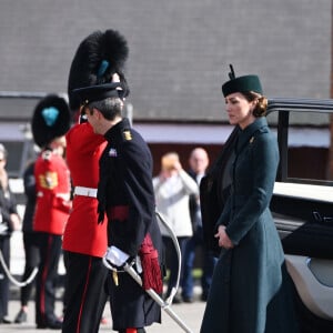 Le prince William et Kate Middleton visitent le 1er bataillon d'Irish Guards à l'occasion de la parade de la Saint-Patrick à Aldershot, le 17 mars 2022.