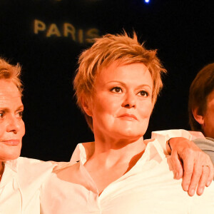 Muriel Robin - Inauguration de la statue de cire de "Muriel Robin et Pierre Palmade" au musée Grévin à Paris le 25 octobre 2021. © Coadic Guirec/Bestimage