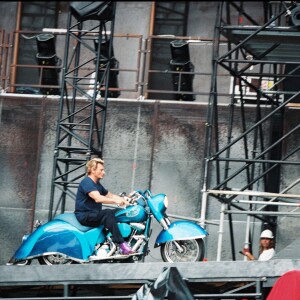 Johnny Hallyday en répétition à moto au Stade de France, le 3 septembre 1998.