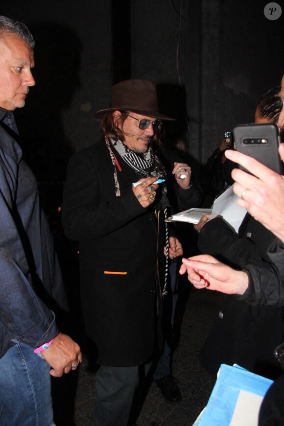 L'acteur Johnny Depp assiste à un concert caritatif à Hollywood, le 19 mars 2022.