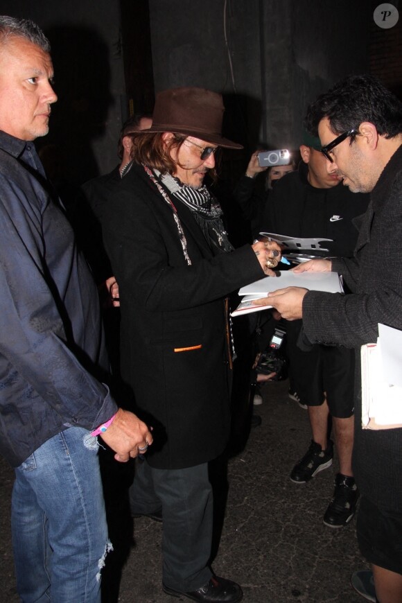 L'acteur Johnny Depp assiste à un concert caritatif à Hollywood, le 19 mars 2022.