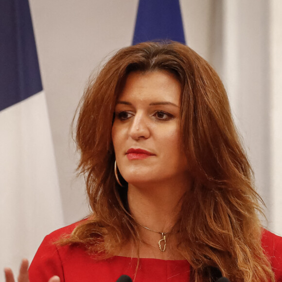 La ministre déléguée à la Citoyenneté, Marlène Schiappa, rend hommage à Renée Périni-Pagès lors d'une célébration à l'hôtel Beauvau à Paris, France, le 10 décembre 2021. © Aurélien Morissard/Panoramic/Bestimage