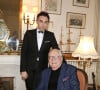 Exclusif - Jean-Marie Le Pen pose dans son hôtel particulier de Saint-Cloud avec Jordan de Luxe lors de l''enregistrement de l'émission "l'Instant de Luxe" à Paris le 17 mars 2022.