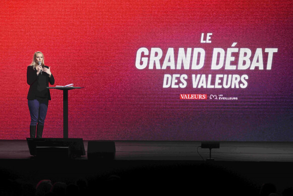 Marion Maréchal - Les candidats à l'élection présidentielle participent au "grand débat des valeurs" organisé par Valeurs actuelles et l'association Les Éveilleurs au parc des expositions à Paris le 22 mars 2022.
