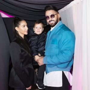 Exclusif - Nabilla Benattia, son mari Thomas Vergara et leur fils Milann posent lors de l'avant première du documentaire "Nabilla sans filtre" (Amazon Prime Vidéo) à Paris le 22 Novembre 2021. © Jack Tribeca / Bestimage 