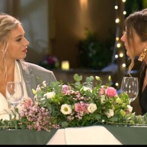 Alicia en pleine discussion avec Carine, la soeur de Bruno, lors de l'épisode de "Mariés au premier regard 2022" du 28 mars, sur M6