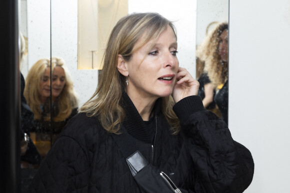Exclusif - Karin Viard - Boutique Stone de Marie Poniatowski pendant la première édition du parcours Off Vendôme à Paris, le 24 mars 2022. © Jack Tribeca / Bestimage