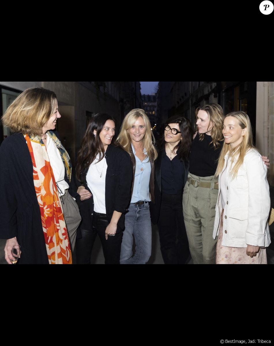 Exclusif - Stéphanie Roger, Amélie Huynh, Marie Poniatowski, Pascale Monvoisin, Dorothée Contour, Charlotte Chesnais - Cocktail Chez Marc'O pour la première édition du parcours Off Vendôme. Paris, le 24 mars 2022. © Jack Tribeca / Bestimage