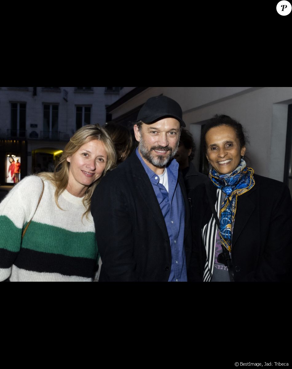 Exclusif - Sarah Lavoine, Vincent Perez, Karine Silla - Cocktail Chez Marc'O pour la première édition du parcours Off Vendôme. Paris, le 24 mars 2022. © Jack Tribeca / Bestimage
