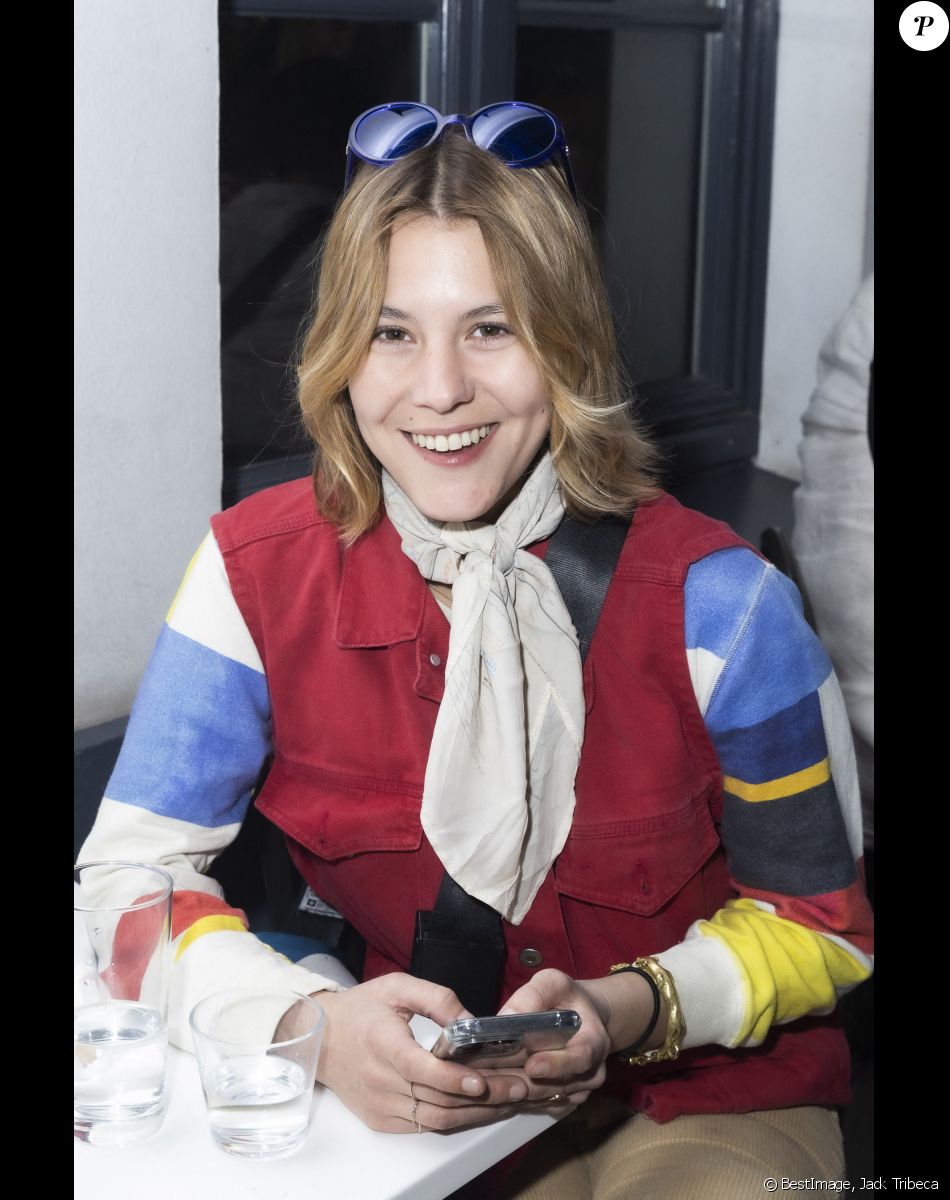 Exclusif - Yasmine Lavoine - Cocktail Chez Marc'O pour la première édition du parcours Off Vendôme. Paris, le 24 mars 2022. © Jack Tribeca / Bestimage