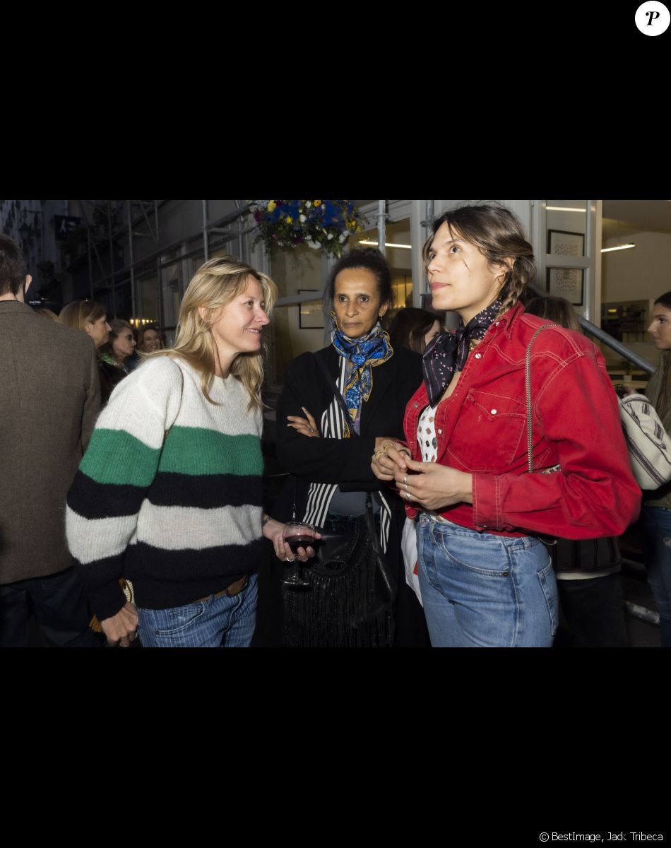 Exclusif - Sarah Lavoine, Karine Silla, Vanille Clerc - Cocktail Chez Marc'O pour la première édition du parcours Off Vendôme. Paris, le 24 mars 2022. © Jack Tribeca / Bestimage