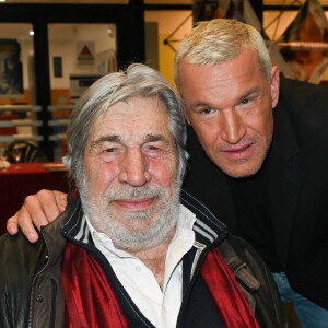 Jean-Pierre Castaldi et son fils Benjamin Castaldi - Vernissage de l'exposition Jean Gabin à l'Espace Landowski / Musée des Années 30 à Boulogne-Billancourt le 8 mars 2022. © Coadic Guirev/Bestimage