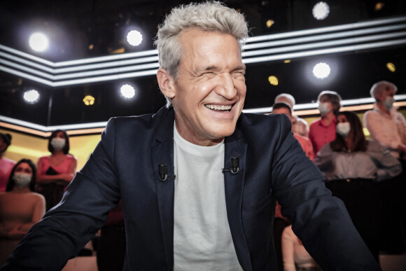 Exclusif - Benjamin Castaldi - Sur le plateau de l'émission TPMP (Touche Pas à Mon Poste) présentée en direct par C.Hanouna le 08/02/22 en direct sur C8 - Paris le 08/02/22 © Jack Tribeca / Bestimage 