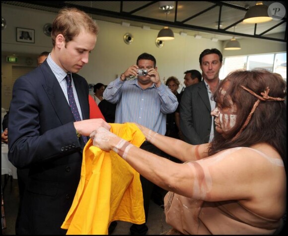 Le prince William rend visite aux habitants du quartier de Redfern, à Sydney, en Australie. 19/01/2010