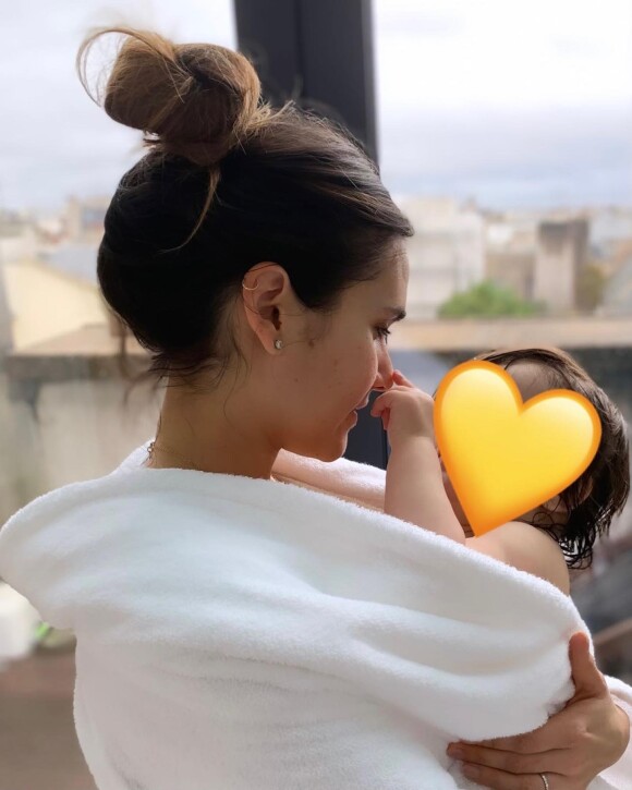 Joyce Jonathan, maman d'une petite fille, pose avec bébé sur Instagram. Février 2022.