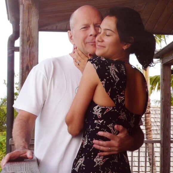 Bruce Willis et sa femme Emma, photo Instagram publiée en décembre 2018 par Emma Heming Willis pour célébrer le 12e anniversaire de leur rencontre.