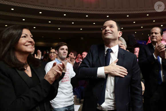 Anne Hidalgo était présente et enthousiaste lors du discours d'investiture de Benoît Hamon, après sa victoire à la primaire de la gauche à la Mutualité, à Paris, France, le 5 février 2017