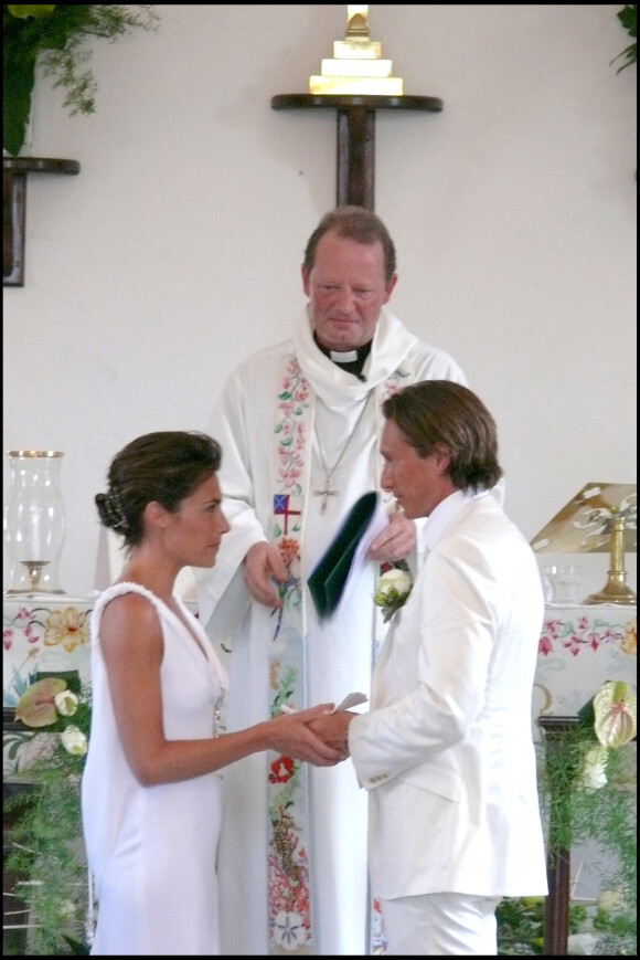 Alessandra Sublet, photo de son mariage avec Thomas : robe très ouverte et cérémonie idyllique à Saint Barthelemy