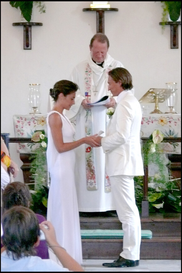 Alessandra Sublet, photo de son mariage avec Thomas : robe très ouverte et cérémonie idyllique à Saint Barthelemy