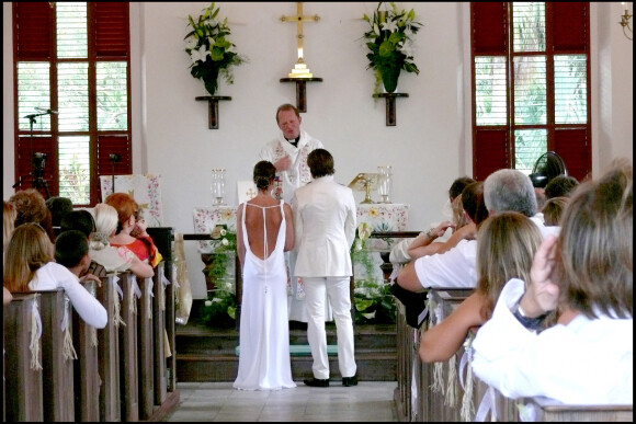 Alessandra Sublet, photo de son mariage avec Thomas : robe très ouverte et cérémonie idyllique à Saint Barthelemy