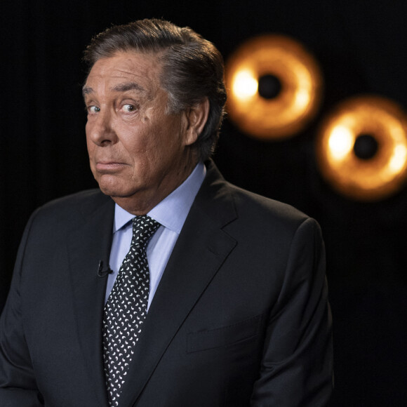 Exclusif - Jean-Pierre Foucault - Backstage de l'enregistrement de l'émission "La Chanson secrète 4", diffusée le 4 janvier 2020 sur TF1, à Paris. Le 17 décembre 2019 © Gaffiot-Perusseau / Bestimage 
