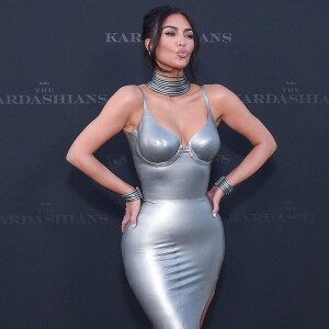 Kim Kardashian à la première de la série HULU "The Kardashians" à Los Angeles, , le 7 avril 2022.