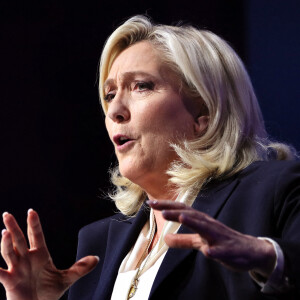 Marine Le Pen, candidate pour le parti RN, Rassemblement National, aux élections présidentielles, tient un meeting de campagne à Saint-Martin-de-Lacaussade près de Blaye en Haute-Gironde