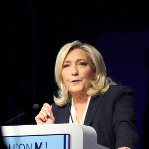 Marine Le Pen, candidate pour le parti RN, Rassemblement National, aux élections présidentielles 2022, tient un meeting de campagne à Saint-Martin-de-Lacaussade pres de Blaye en Haute-Gironde le 25 mars 2022