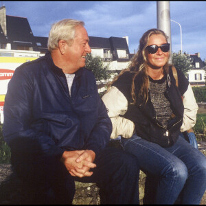 Marine Le Pen avec son père Jean-Marie en 1987 à la Trinité-sur-Mer