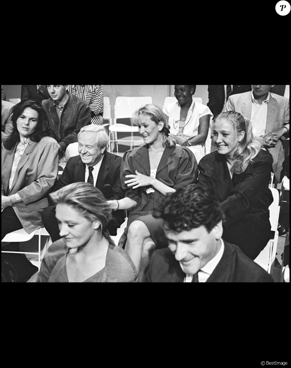 Jean-Marie Le Pen et ses filles Marie-Caroline et Marine sur le plateau de L'Heure de vérité en 1987